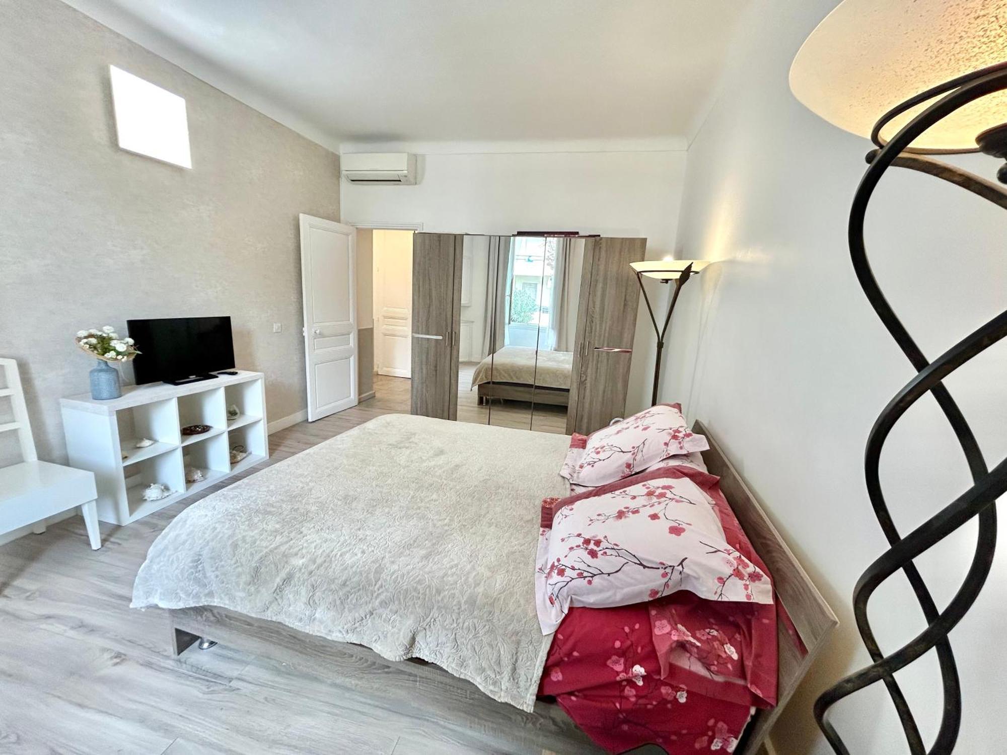 Amiral Courbet Apartment Ζουάν λε Πιν Εξωτερικό φωτογραφία